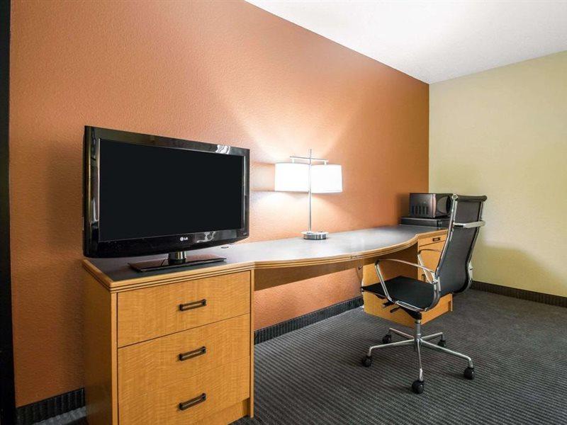 Comfort Inn & Suites Sheboygan I-43 Zewnętrze zdjęcie