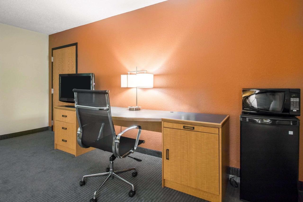 Comfort Inn & Suites Sheboygan I-43 Zewnętrze zdjęcie